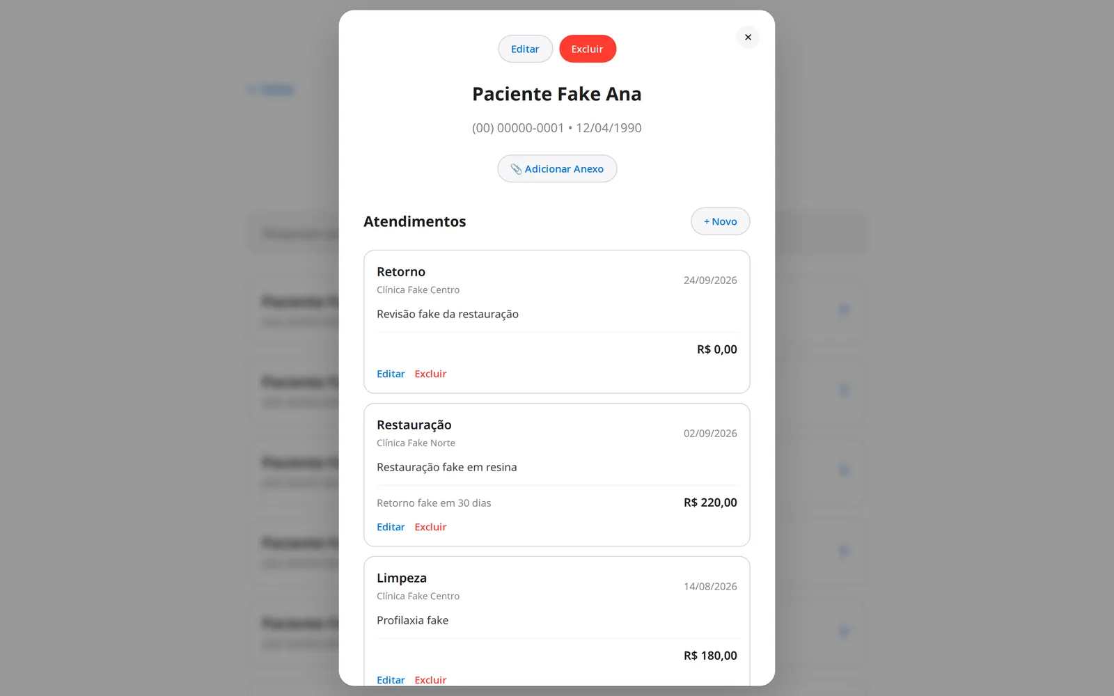 Ficha de paciente no computador